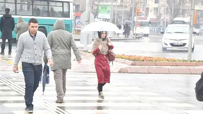 Meteoroloji'den sağanak yağış uyarısı! Geri dönüyor...