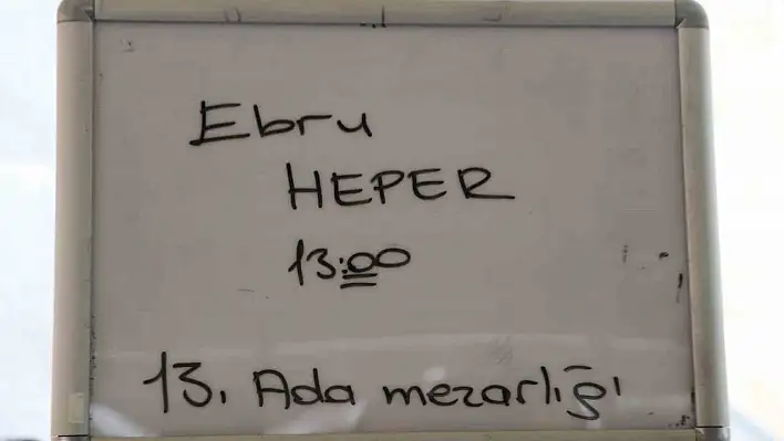 Metrobüs kazasında hayatını kaybeden Ebru Heper defnedildi