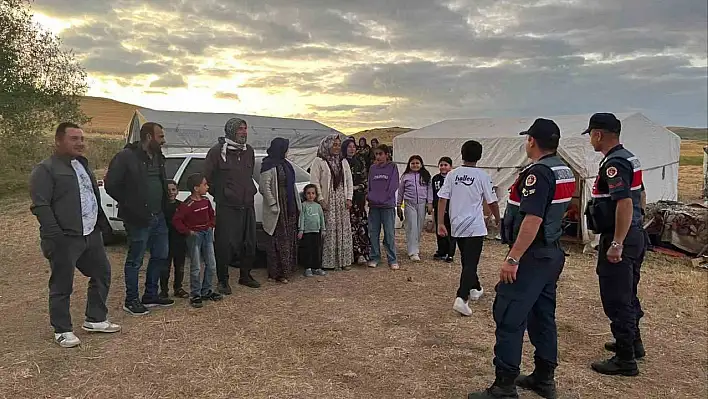 Mevsimlik işçilere jandarmadan hayati bilgilendirme