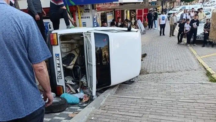 Meydan'da otomobil yan yattı: 1 yaralı
