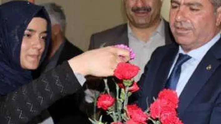 MHP MİLLETVEKİLİ ADAYI KORKMAZ:'SAĞLIK ÇALIŞANLARI DA BORÇ BATAĞINDA'