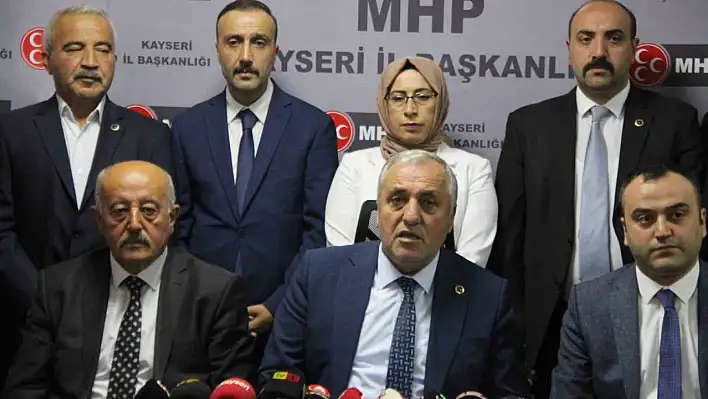 MHP'de Demirezen güven tazeledi