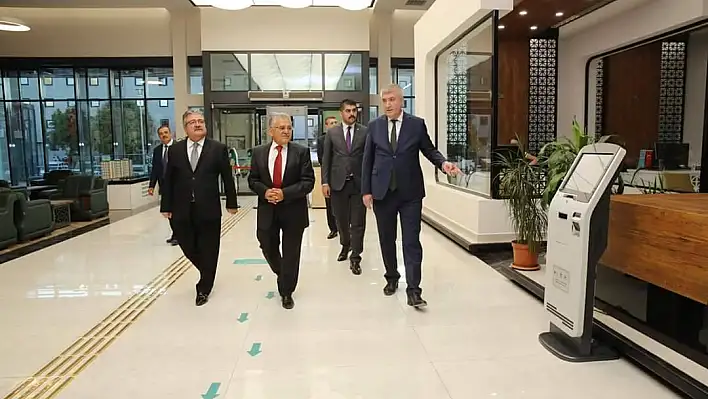 MHP İl Başkanı Tok'tan Melikgazi Belediyesine ziyaret etti