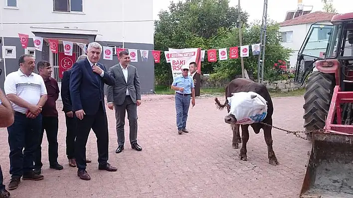 MHP Kayseri Milletvekili Baki Ersoy O Mahallede Kurban Kestirdi!