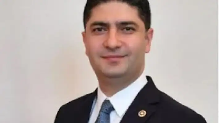 Özdemir'den öğrencilerin yüzünü güldürecek teklif