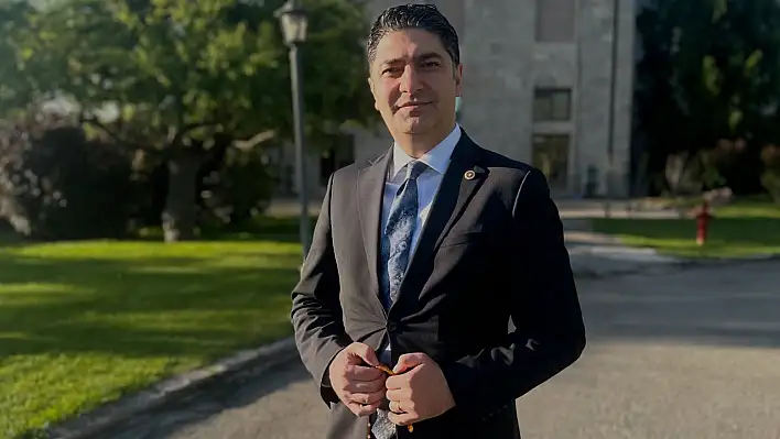 MHP'li vekil kime kızdı! Tespihle poz verdi, 'Sabır da bitti' dedi