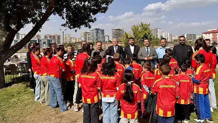 MHP Melikgazi teşkilatı çocuklarla buluştu