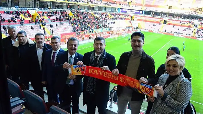 MHP tam kadro Kayserispor'u destekledi