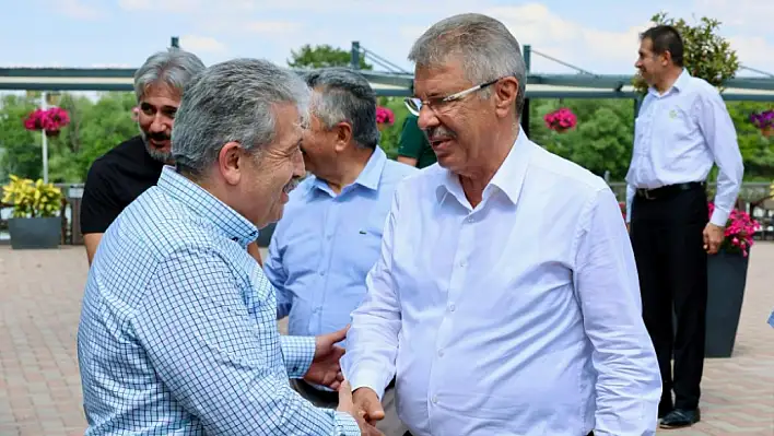 Milletvekili Özsoy'dan Başkan Akay'a tebrik