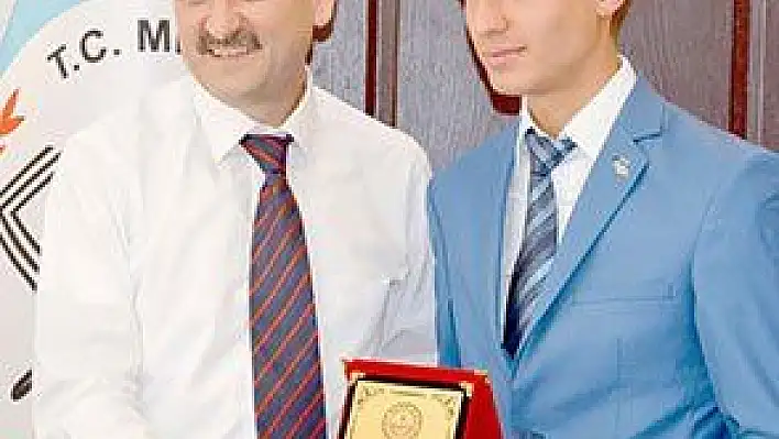 MİLLİ EĞİTİM'DE DUYGULANDIRAN TÖREN