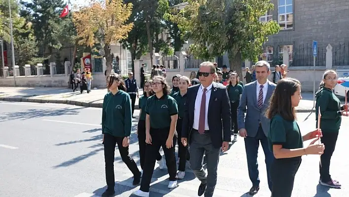 Milli Eğitim Müdürü Ekinci Yaya Geçidi Nöbeti Etkinliği'ne Katıldı