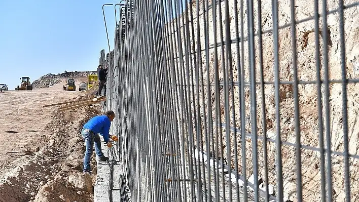 7.5 milyon TL'lik Erkilet Hıdırellez Yolu'nda özverili çalışma