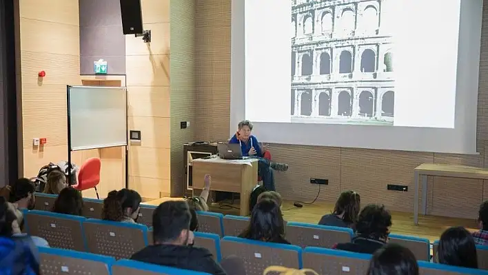 Mimar Aydın Hasan Polatkan'dan AGÜ'de Seminer