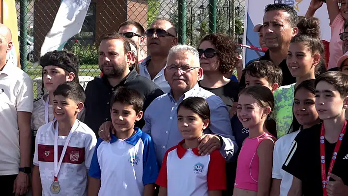 Kayseri'de tenis turnuvası tam not aldı