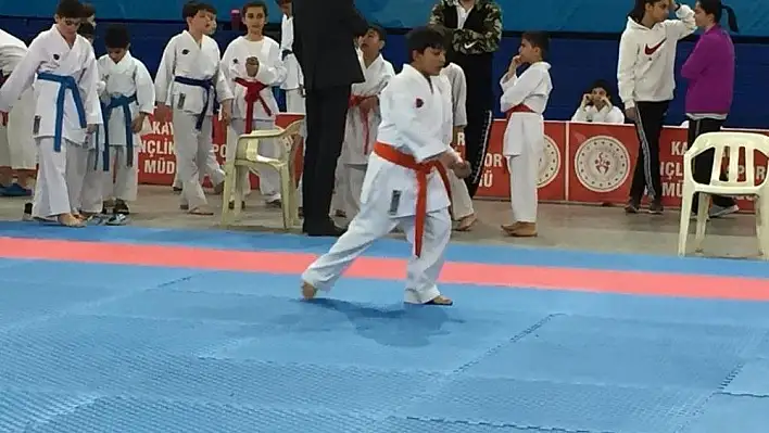 Minik Yıldızlar Karate İl Şampiyonası Başladı