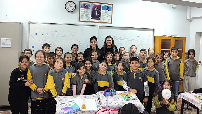 Miniklerden, polis ağabey ve ablalarına duygulandıran sürpriz