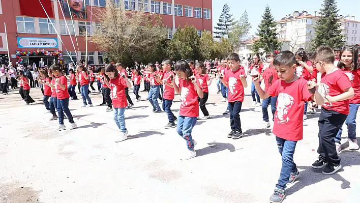 Miniklerin bayram sevinci... Şölen tadında kutlama