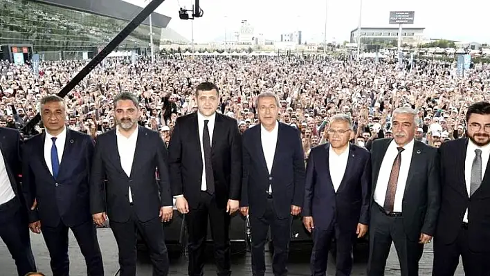 Miting gibi şenlik.. Hulusi Akar ve Baki Ersoy aynı kürsüden seslendi…