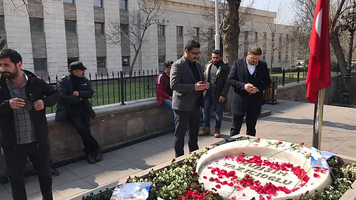 Muhsin Yazıcıoğlu vefatının 11. yılında kabri başında anıldı