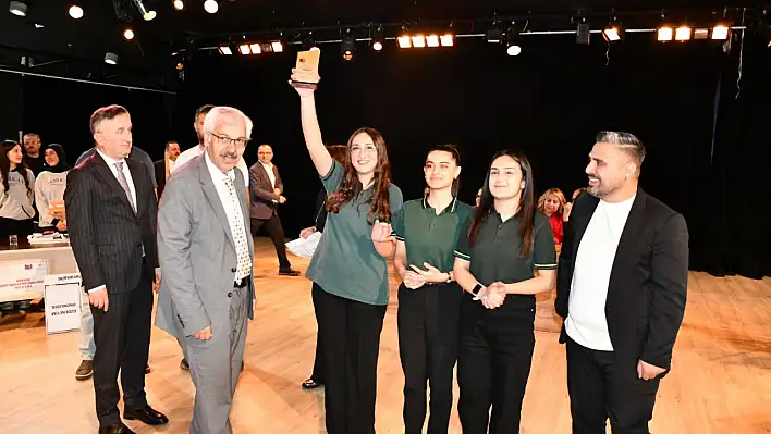 Münazarada  il birincisi Tomarza oldu!
