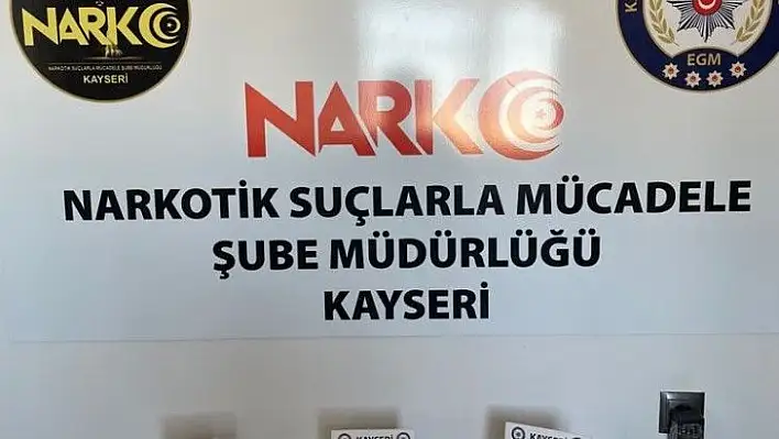 Narkotik dedektifleri uyuşturucuya geçit vermedi