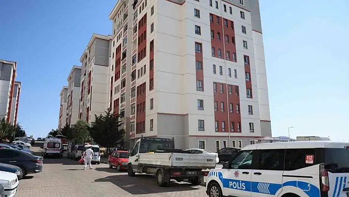 Genç kadının cansız bedeni mutfakta bulundu