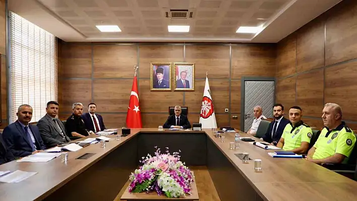 Niğde Valisi Cahit Çelik Başkanlığında asayiş ve güvenlik değerlendirme toplantısı yapıldı