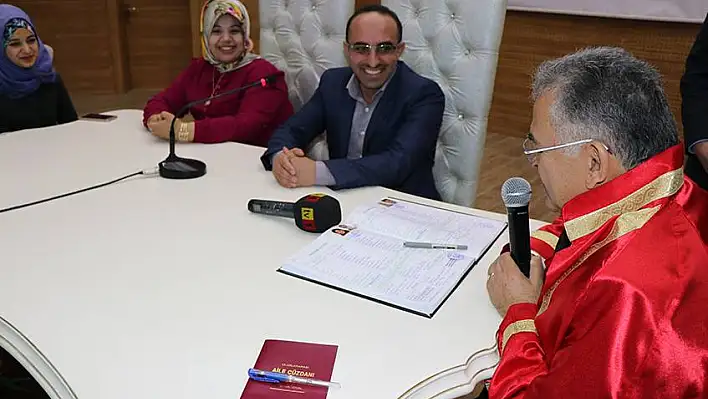 Nikah dairelerinde '14 Şubat' yoğunluğu