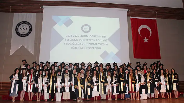 NNYÜ Sağlık Bilimleri Fakültesi'nde mezuniyet sevinci
