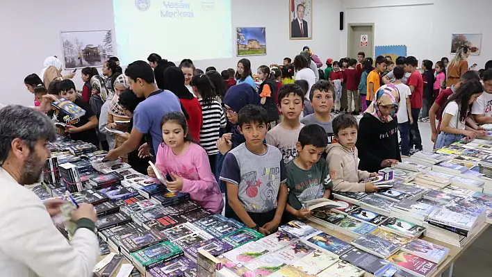 O ilçede kitap günleri etkinliği düzenleniyor...