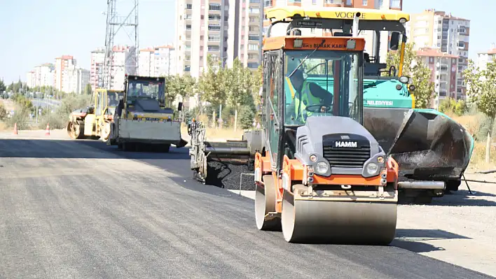 O mahalledeki yollar yenileniyor