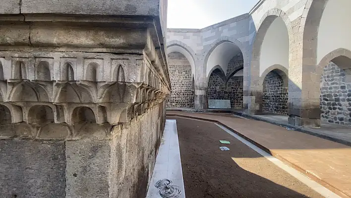 O medrese restore edilerek kültür ve sanat merkezi olacak