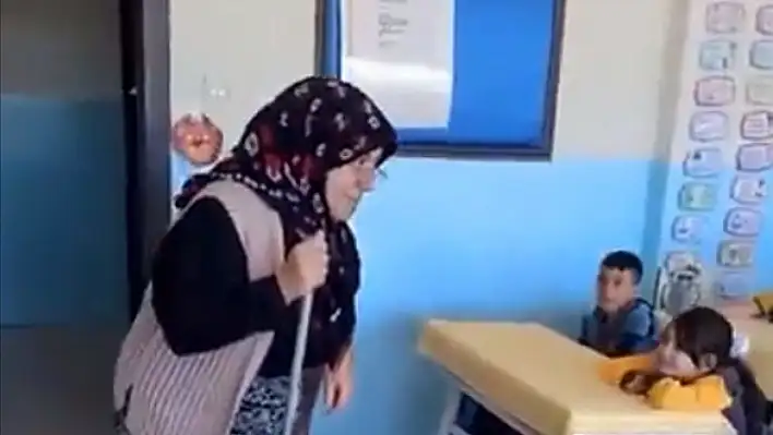 Öğrencilere 'N' sesini öğretmek için sınıfa 'Nine' getirdiler