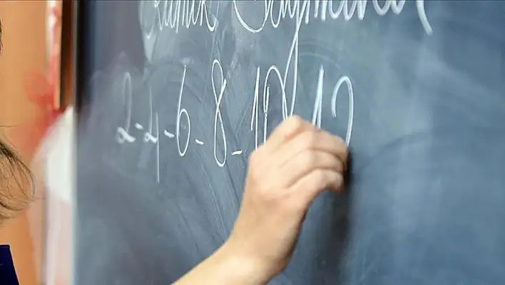 Öğretmenlerin il içi yer değiştirmeleri belli oldu