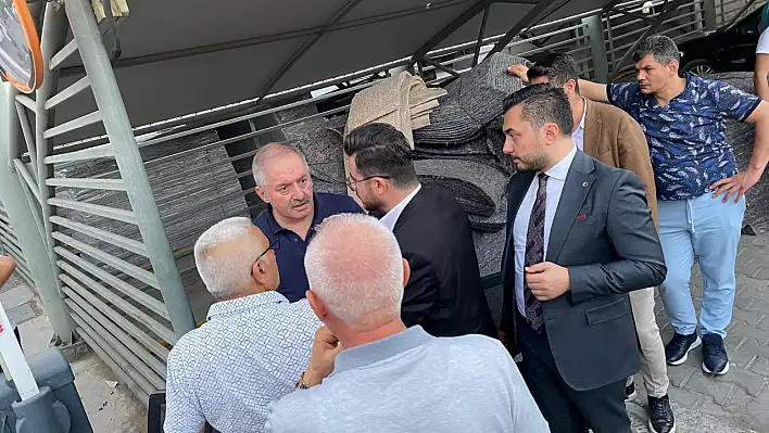 Okandan fabrikası yanan eski Başkan Nursaçan'ı ziyaret etti!
