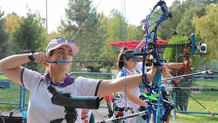 Okçuluk 2018 Türkiye finalleri resmi antrenman atışları ile başladı
