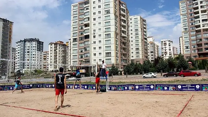 Okullar Arası Gençler Plaj Voleybolu ilk kez Kayseri'de