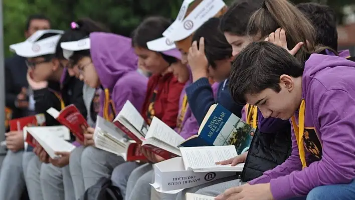 Okuma Farkındalığı Projesi 'Kitap Benim' Büyüyor