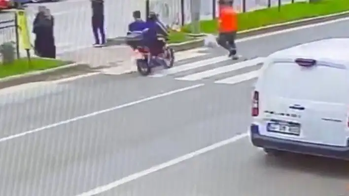 Motosiklet çarptı: Sevilen isim hayatını kaybetti