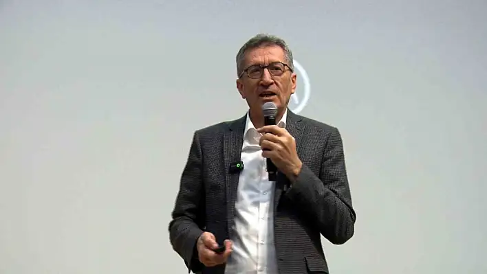 Önceki dönem Milli Eğitim Bakanı Selçuk: 'Dünya çok farklı bir dönemden geçiyor'