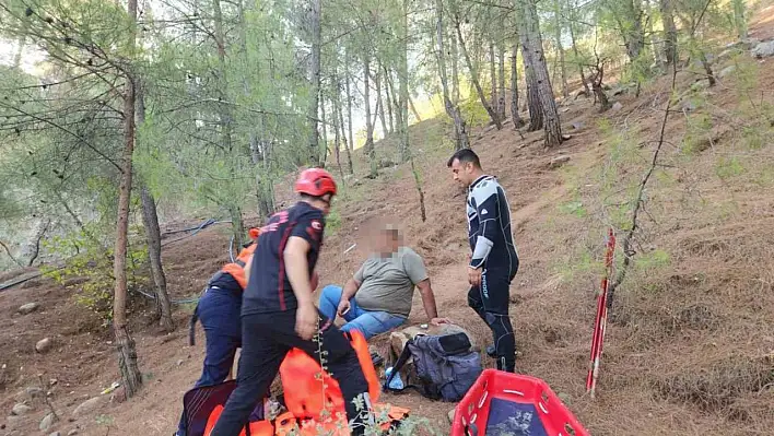 Ayağı kırılan vatandaşın yardımına itfaiye koştu