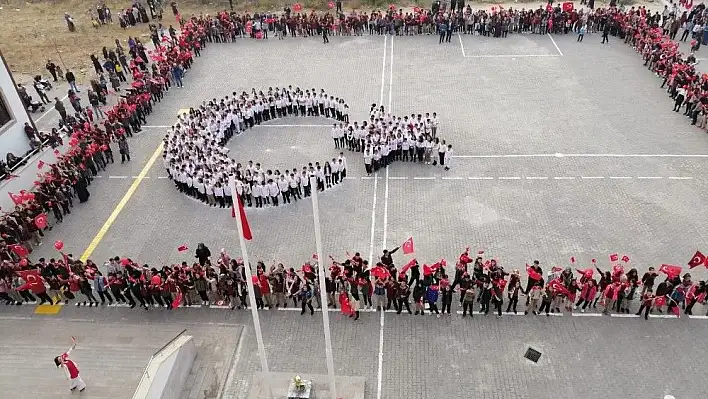 Ortaokulu öğrencilerinden muhteşem koreografiler
