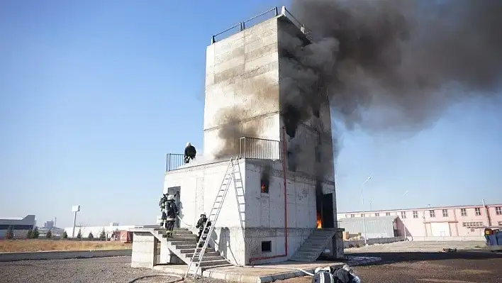 OSBÜK Yangın Güvenliği Komisyonu Toplantısı Kayseri OSB'de Yapıldı
