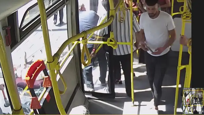 Otobüste panik anları: Şoför yolcusu için güzergah dışına çıktı!