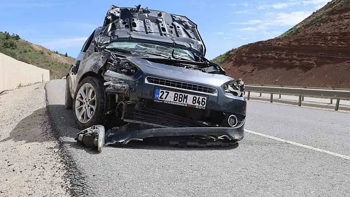 Kayseri-Sivas yolunda kaza: 3 yaralı