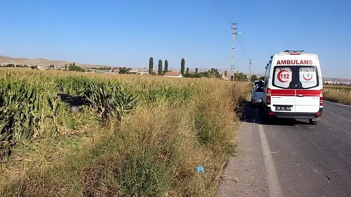 Otomobil mısır tarlasına uçtu: 2 yaralı
