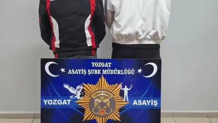 Oyuncak silahla şov yapıp sosyal medyada paylaştılar