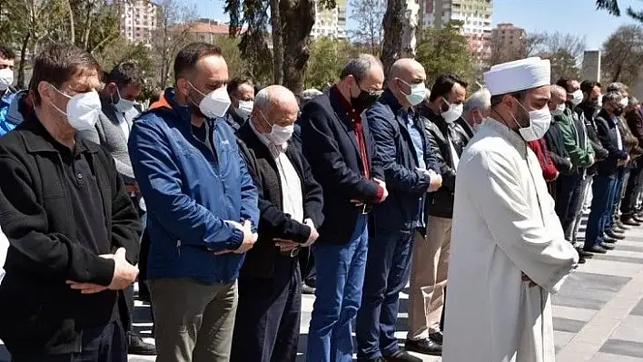 Ozan, son yolculuğuna uğurlandı