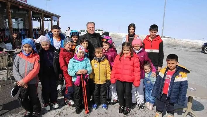 Özdoğan: 'Gençlerimizi milli sporcu olarak görmek istiyoruz'