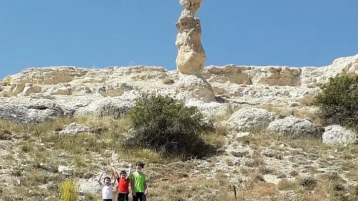 Aşkın simgesi olan 'Kız kayası' görenleri şaşırtıyor